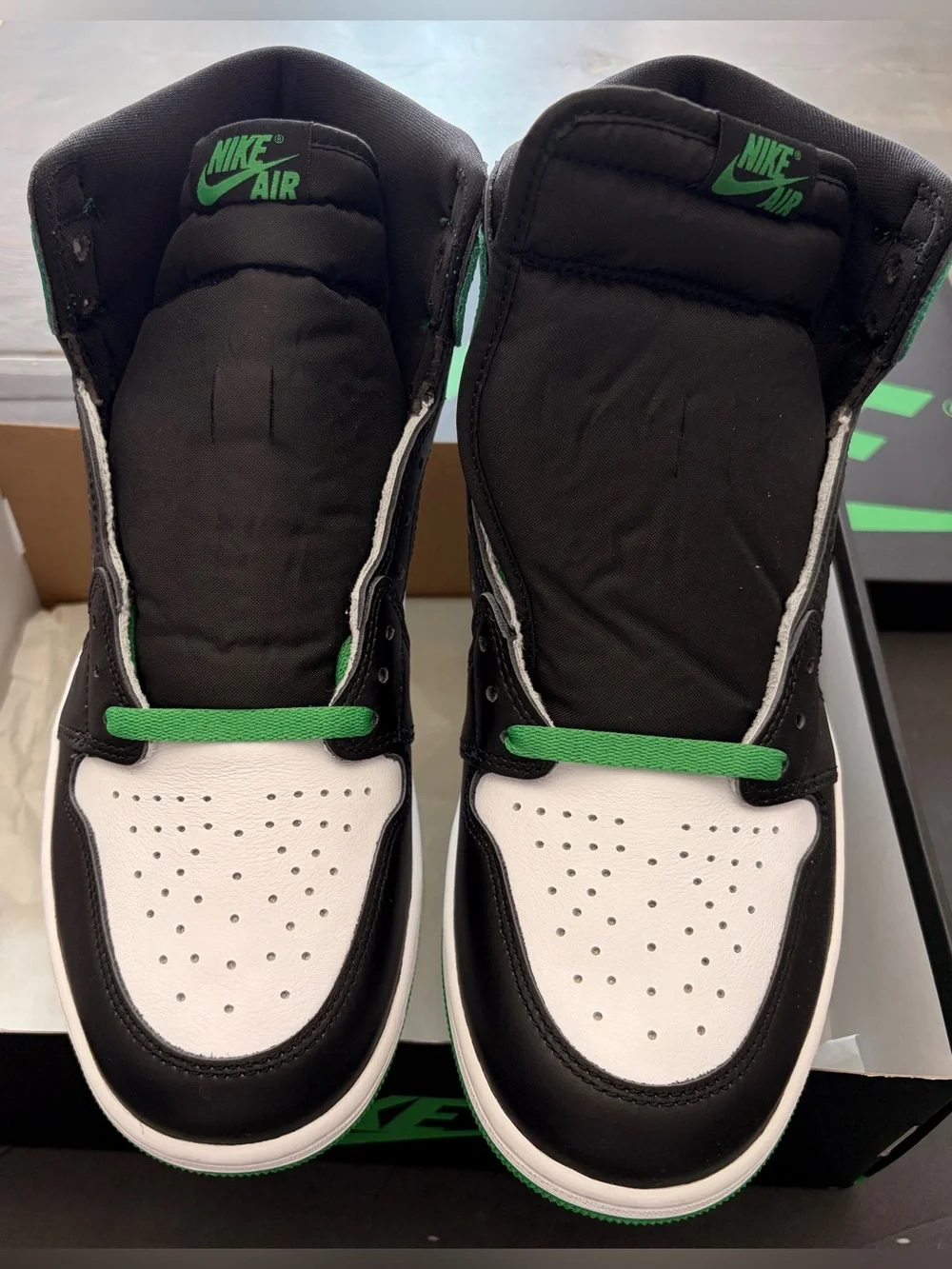 Nike Air Jordan 1 Retro High OG Lucky Green Men’s 10.5 DZ5485-031 Black White